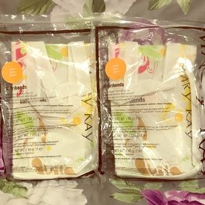 Mary Kay Peach Satin Hands® Pampering Set